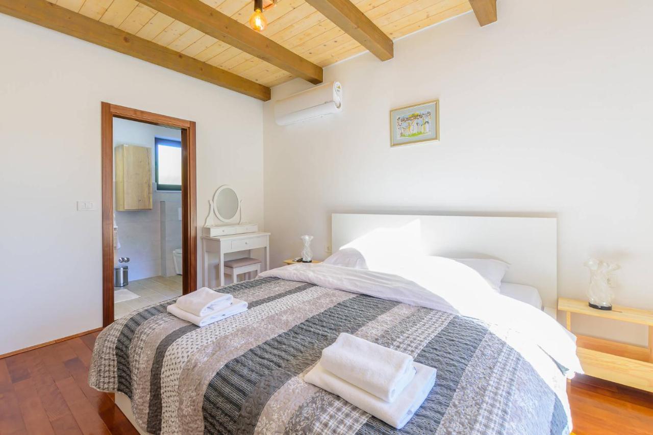 Villa David - Luxurious Secluded Villa With A Heated Pool Butkovići Kültér fotó