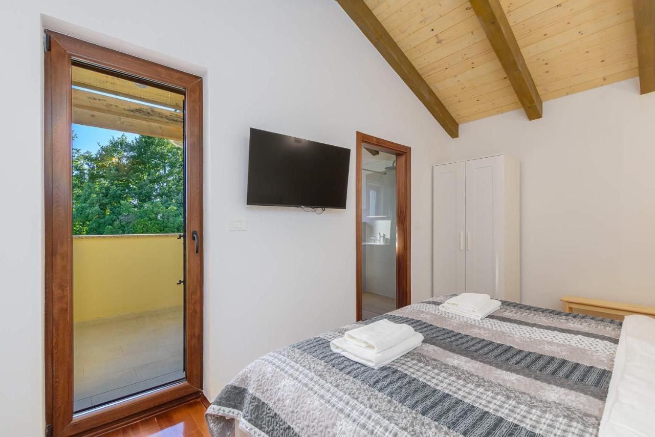 Villa David - Luxurious Secluded Villa With A Heated Pool Butkovići Kültér fotó