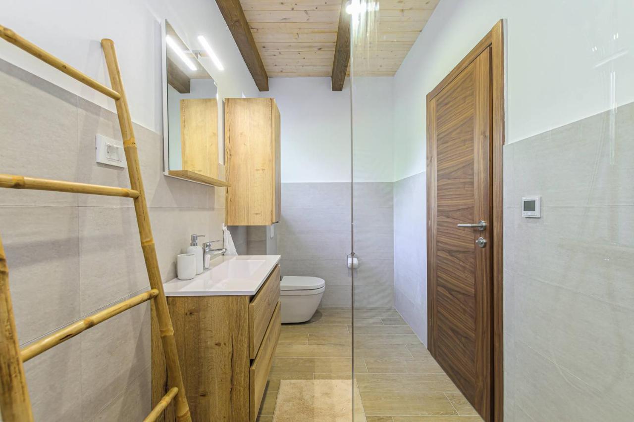Villa David - Luxurious Secluded Villa With A Heated Pool Butkovići Kültér fotó
